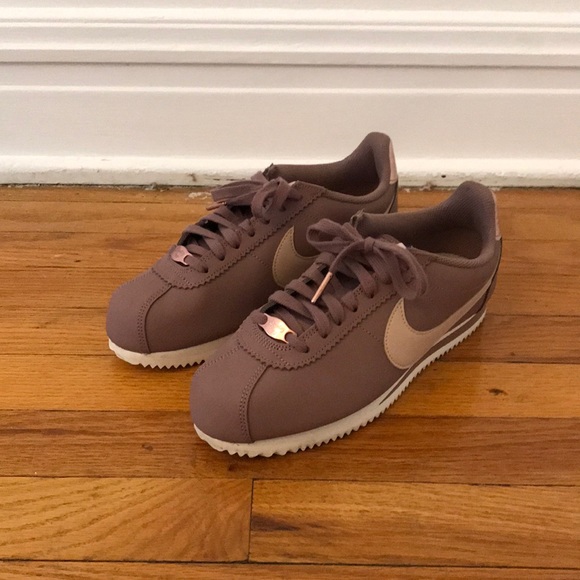 nike cortez creme